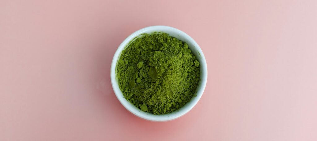 Bol de matcha en poudre